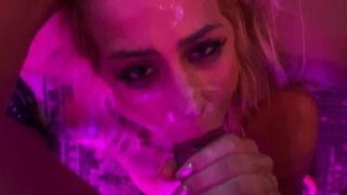 Самое горячее видео с трахом в лицо, которое вы когда-либо видели, гарантировано! Полное видео @skyluxxe порно